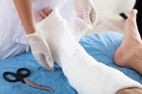 Pros and Cons of Diabetic Foot Offloading Devices